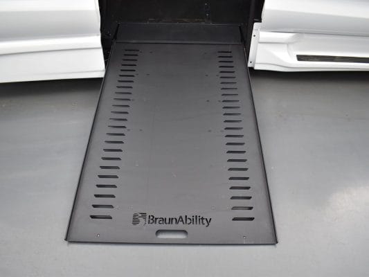 2023 Chrysler Pacifica Touring BraunAbility Xi Power Infloor Ramp