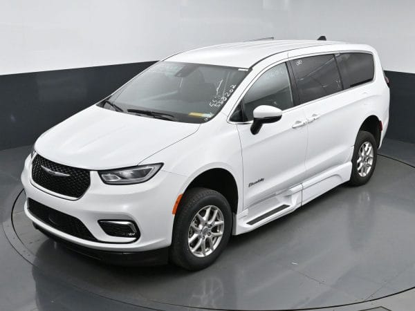 wav-2C4RC1FG4PR558202-23 2023 Chrysler Pacifica Touring BraunAbility Xi Power Infloor Ramp