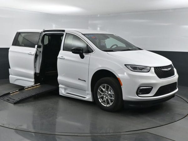 wav-2C4RC1BG3SR570906-0