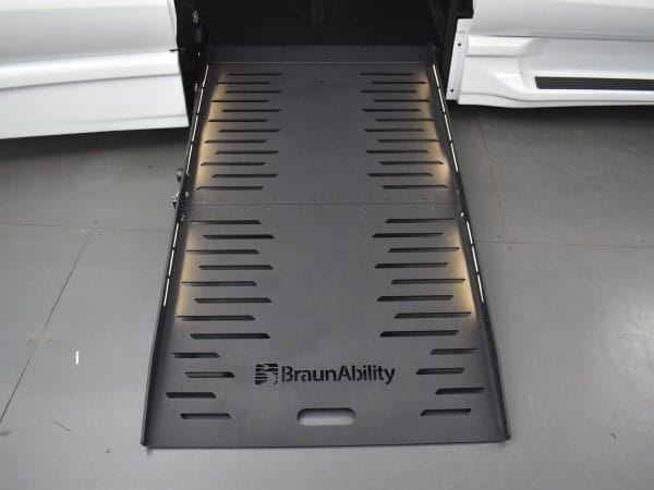 wav-2C4RC1BG3SR570906-10