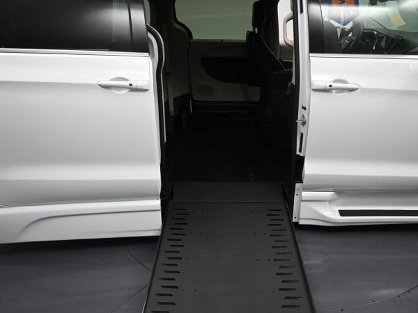 wav-2C4RC1BG8RR199123-11