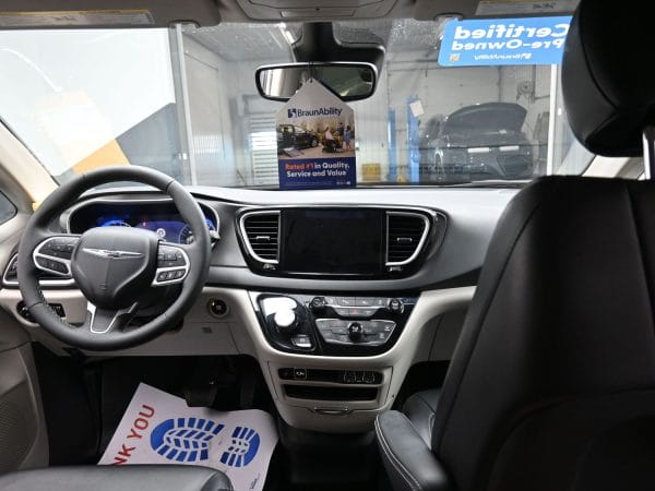 wav-2C4RC1BG8RR199123-12