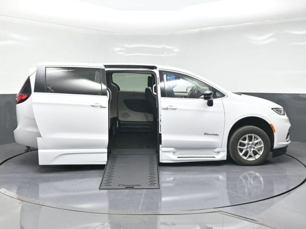 wav-2C4RC1BG8RR199123-7