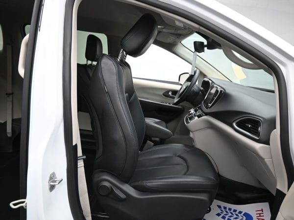 wav-2C4RC1BG8RR199123-8