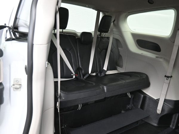 wav-2C4RC1BG8RR199123-9