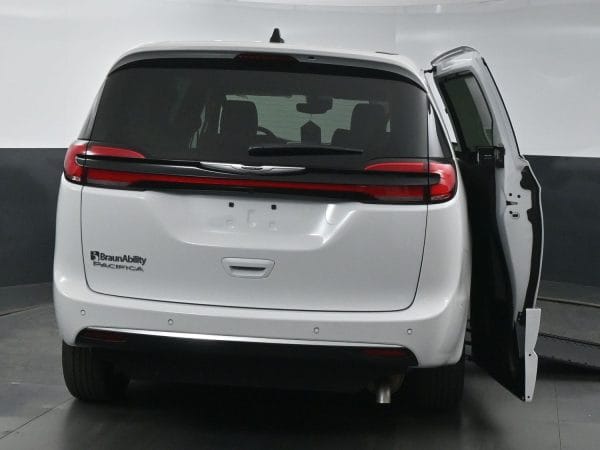 wav-2C4RC1BG0SR586240-5