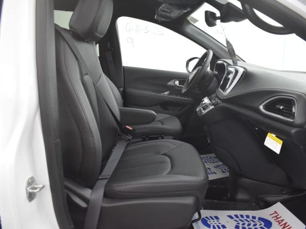 wav-2C4RC1BG0SR586240-8