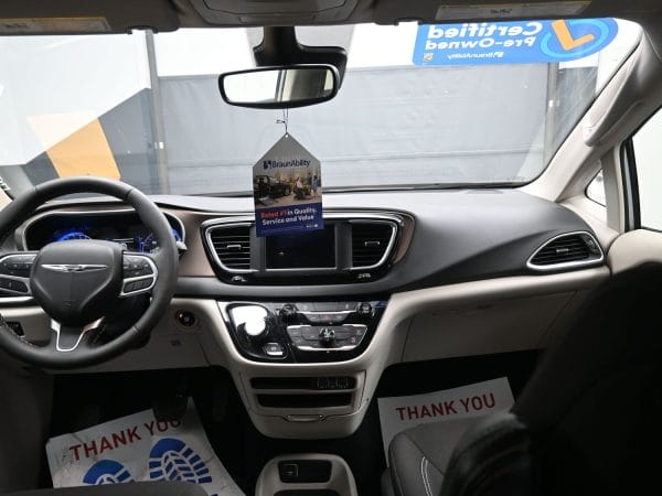 wav-2C4RC1CG4RR171785-12