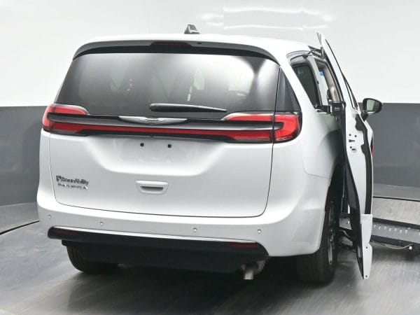 wav-2C4RC1BG6RR204383-5