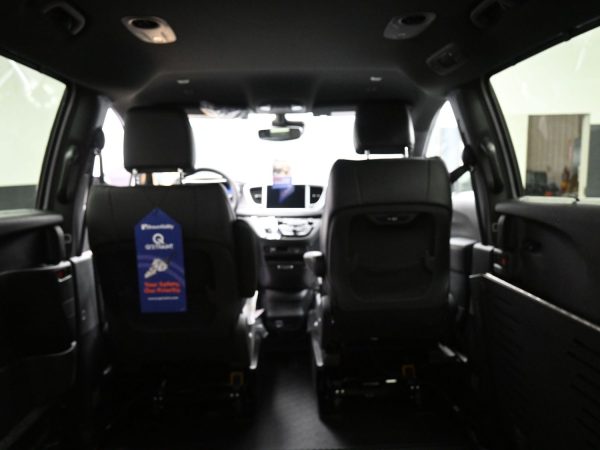 wav-2C4RC1BG3TR173732-14