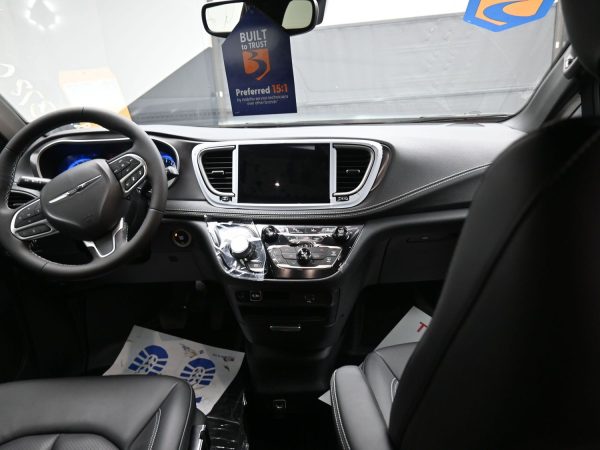 wav-2C4RC1BG7TR173720-12