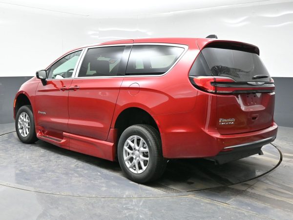 wav-2C4RC1BG7TR173720-4