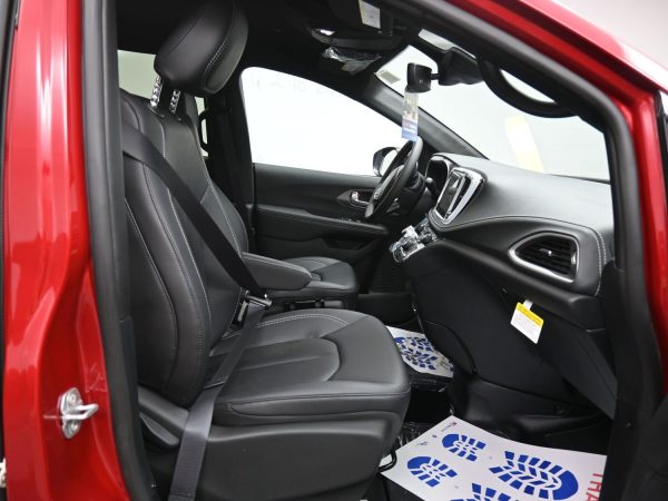 wav-2C4RC1BG7TR173720-8