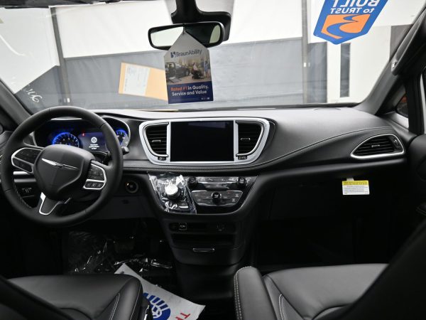 wav-2C4RC1BG1TR206372-12