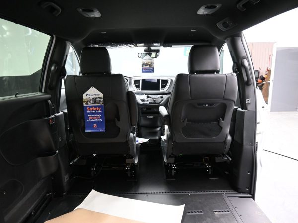 wav-2C4RC1BG1TR206372-14