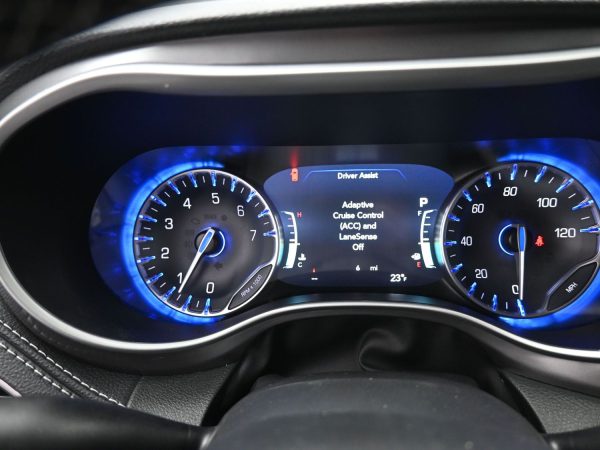 wav-2C4RC1BG1TR206372-15