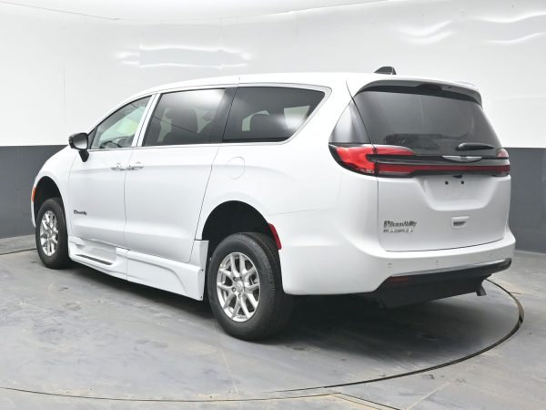 wav-2C4RC1BG1TR206372-4