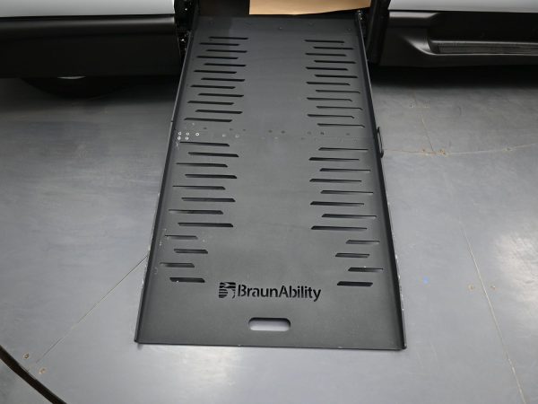 wav-2C4RC1CG8TR188550-10