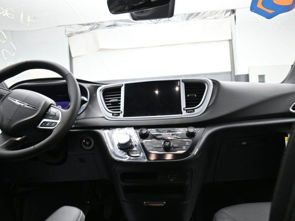 wav-2C4RC1CG8TR188550-12