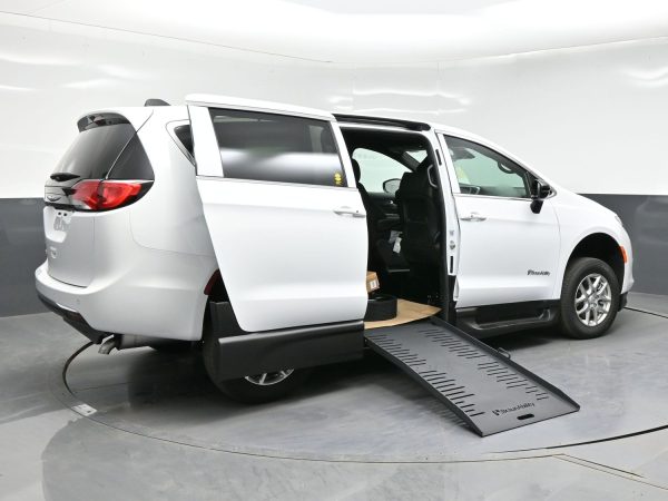 wav-2C4RC1CG8TR188550-6