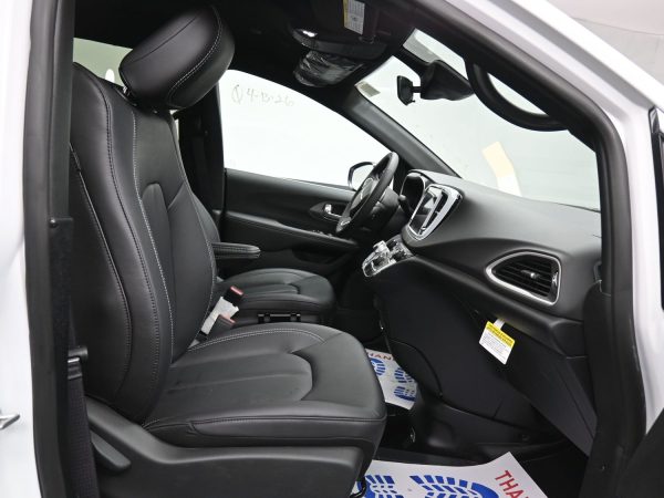 wav-2C4RC1CG8TR188550-8